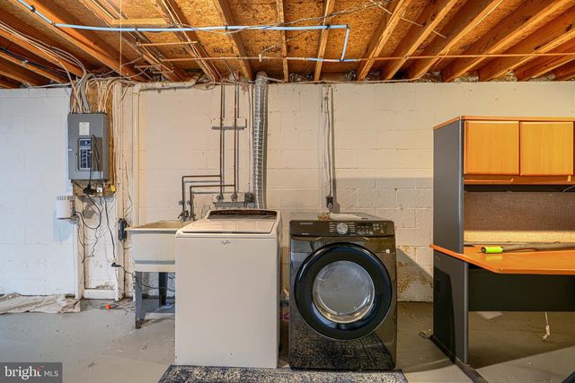 1406 FAIRBANKS DR, Hanover, MD 21076