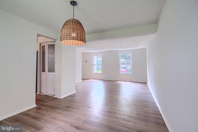 1406 FAIRBANKS DR, Hanover, MD 21076