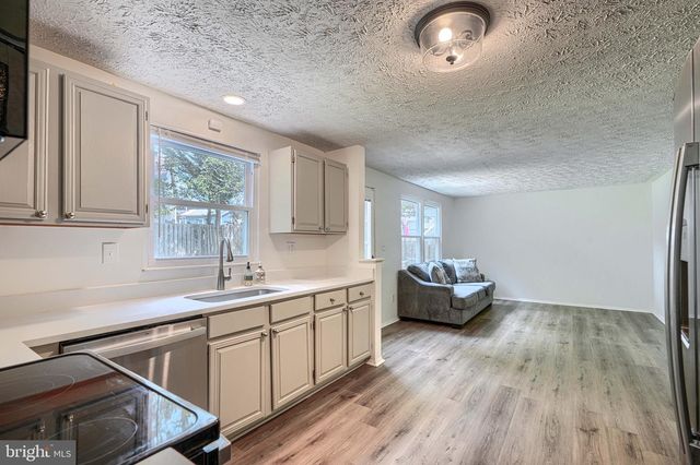 1406 FAIRBANKS DR, Hanover, MD 21076