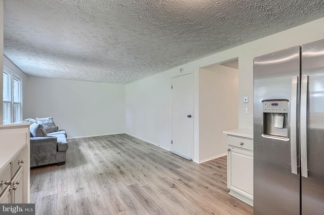 1406 FAIRBANKS DR, Hanover, MD 21076
