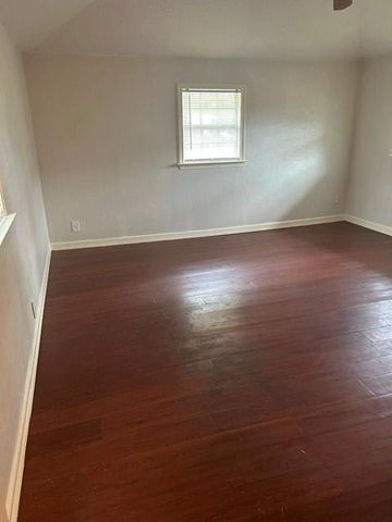 3260 Simmons Street, Houston, TX 77004