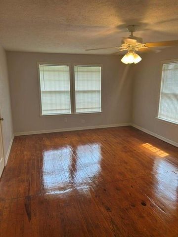 3260 Simmons Street, Houston, TX 77004
