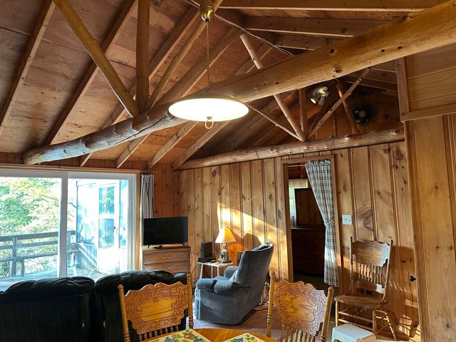 176 Upper Pratt Pond Road, New Ipswich, NH 03071