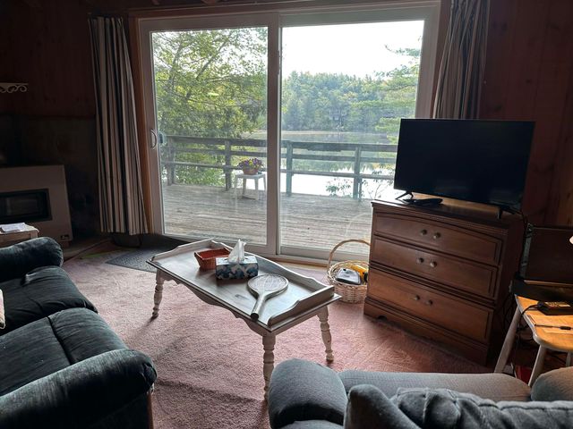176 Upper Pratt Pond Road, New Ipswich, NH 03071