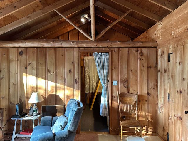 176 Upper Pratt Pond Road, New Ipswich, NH 03071