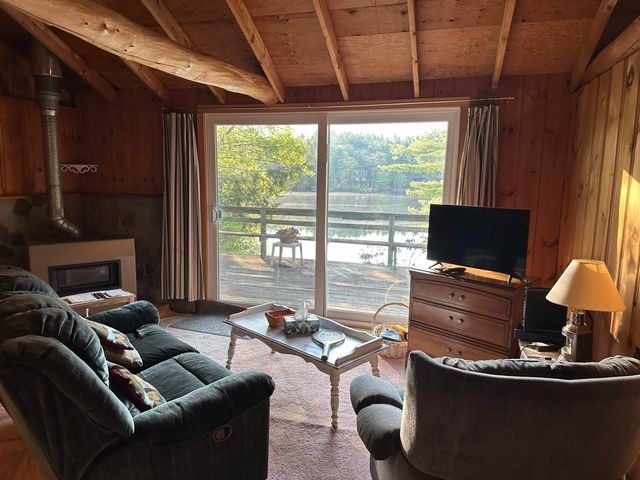 176 Upper Pratt Pond Road, New Ipswich, NH 03071