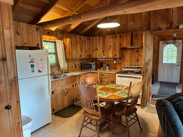 176 Upper Pratt Pond Road, New Ipswich, NH 03071