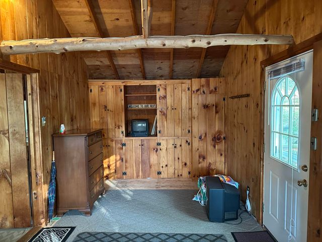 176 Upper Pratt Pond Road, New Ipswich, NH 03071