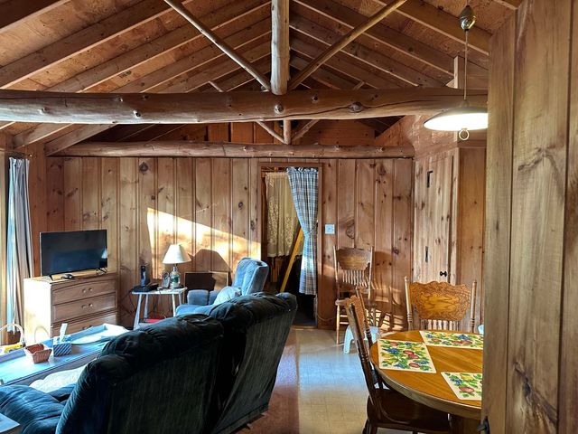 176 Upper Pratt Pond Road, New Ipswich, NH 03071