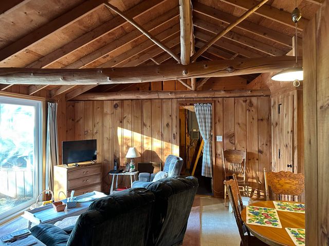 176 Upper Pratt Pond Road, New Ipswich, NH 03071