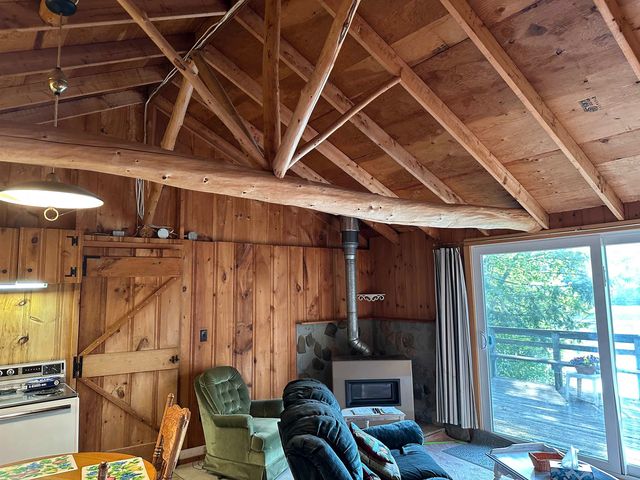 176 Upper Pratt Pond Road, New Ipswich, NH 03071