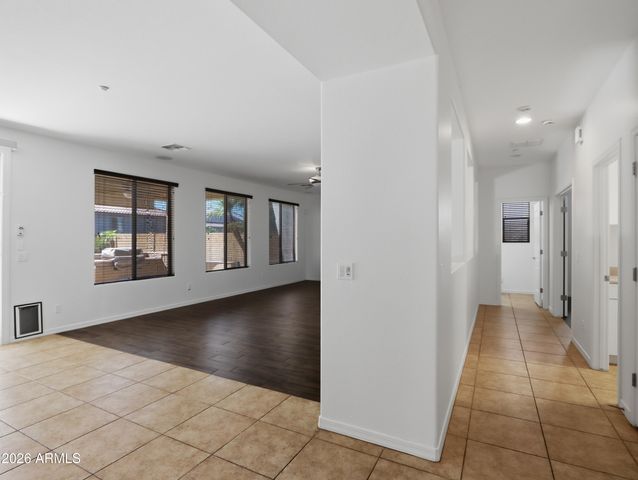 9011 W RED FOX Road, Peoria, AZ 85383