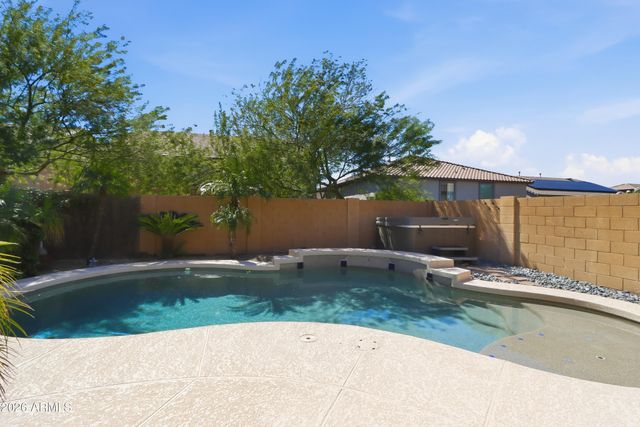 9011 W RED FOX Road, Peoria, AZ 85383
