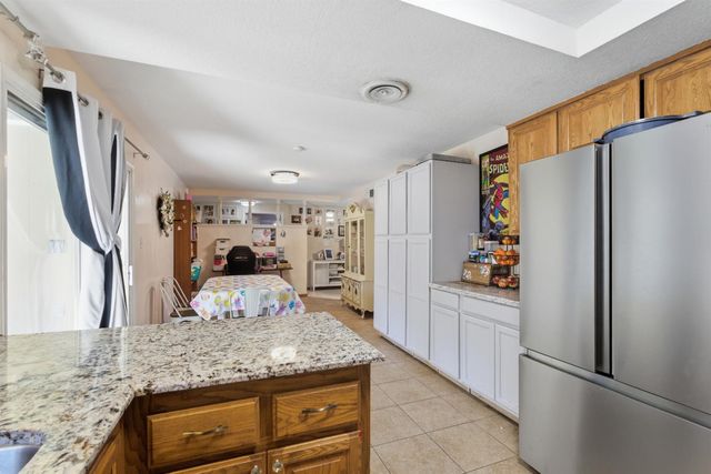 5905 Merlindale Dr, Citrus Heights, CA 95610