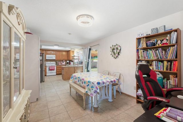 5905 Merlindale Dr, Citrus Heights, CA 95610