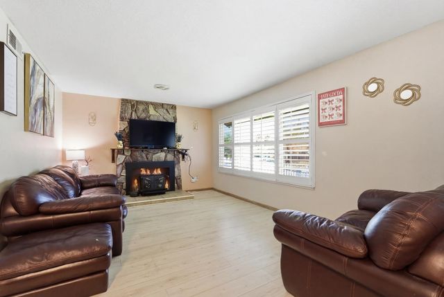 5905 Merlindale Dr, Citrus Heights, CA 95610