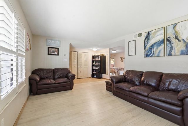 5905 Merlindale Dr, Citrus Heights, CA 95610