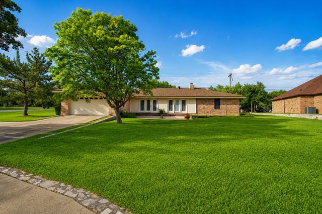 5132 Fairway Circle, De Cordova, TX 76049
