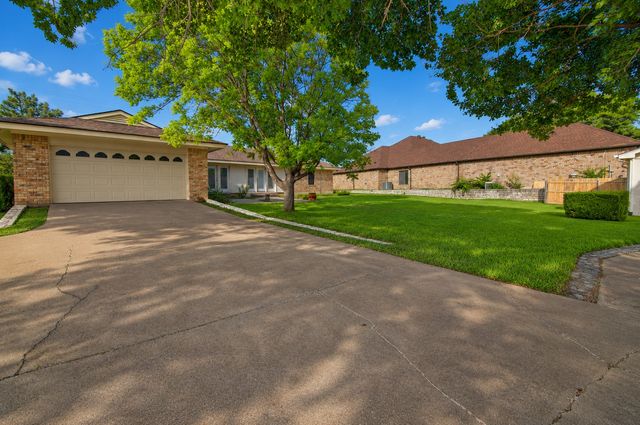 5132 Fairway Circle, De Cordova, TX 76049