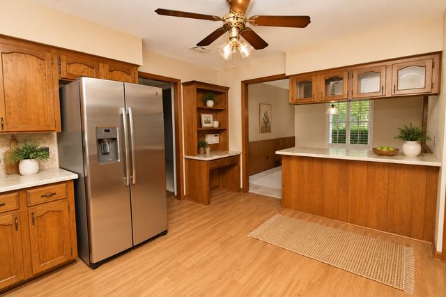 5132 Fairway Circle, De Cordova, TX 76049