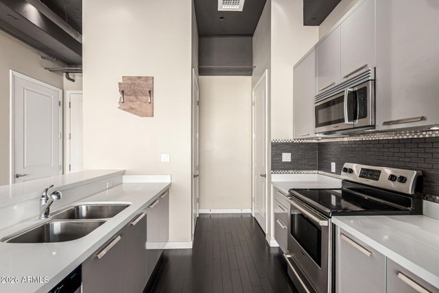 1 E LEXINGTON Avenue 1407, Phoenix, AZ 85012