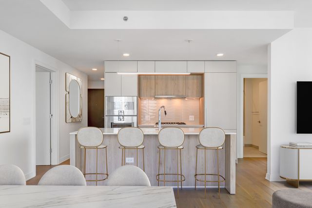 211 N Harbor Drive 1901, Chicago, IL 60601