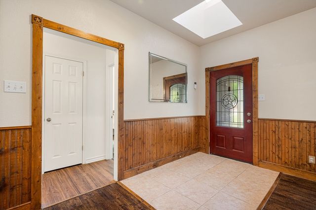 104 Holly Hill Dr, Kerrville, TX 78028