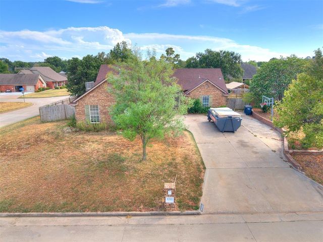 1311 Cambridge Drive, Shawnee, OK 74804