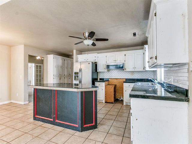 1311 Cambridge Drive, Shawnee, OK 74804