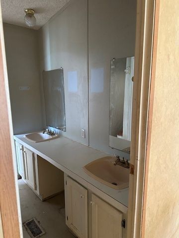 6827 Spring Branch Drive, Krum, TX 76249