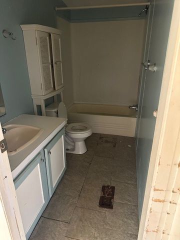 6827 Spring Branch Drive, Krum, TX 76249