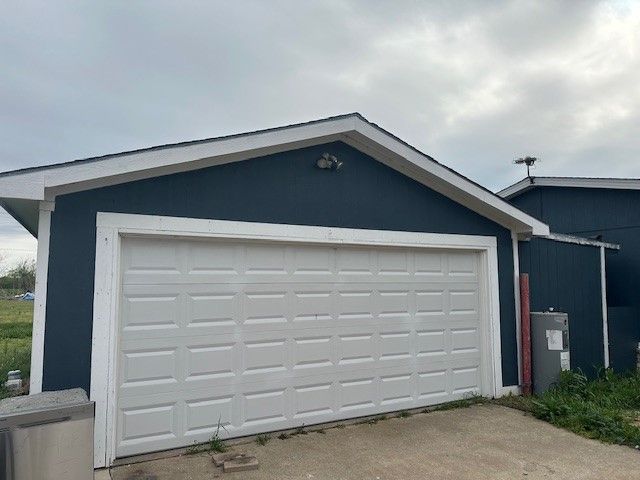 6827 Spring Branch Drive, Krum, TX 76249