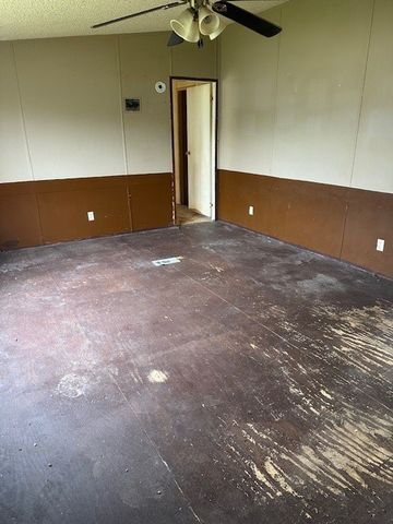 6827 Spring Branch Drive, Krum, TX 76249