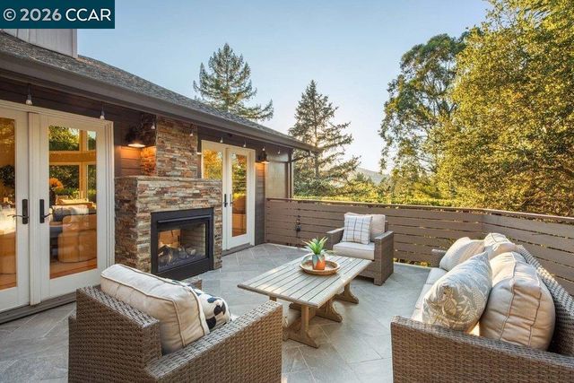 200 Longview Ter, Orinda, CA 94563