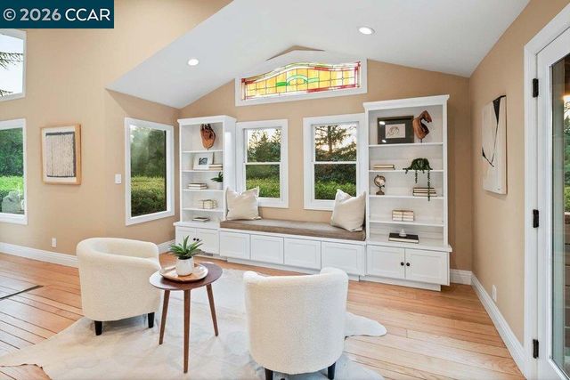 200 Longview Ter, Orinda, CA 94563