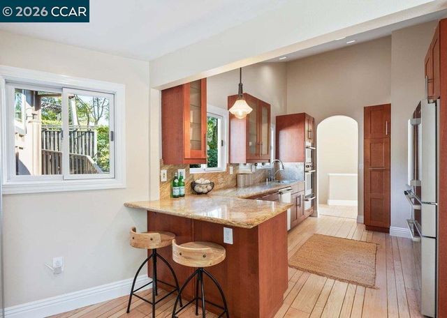 200 Longview Ter, Orinda, CA 94563