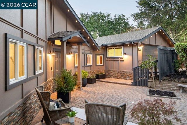 200 Longview Ter, Orinda, CA 94563