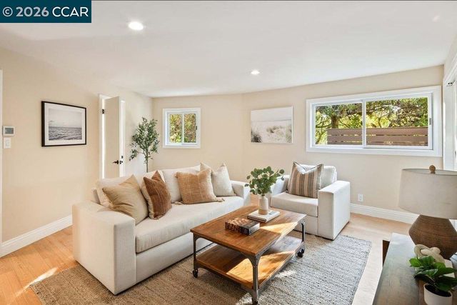 200 Longview Ter, Orinda, CA 94563