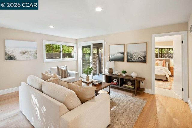 200 Longview Ter, Orinda, CA 94563