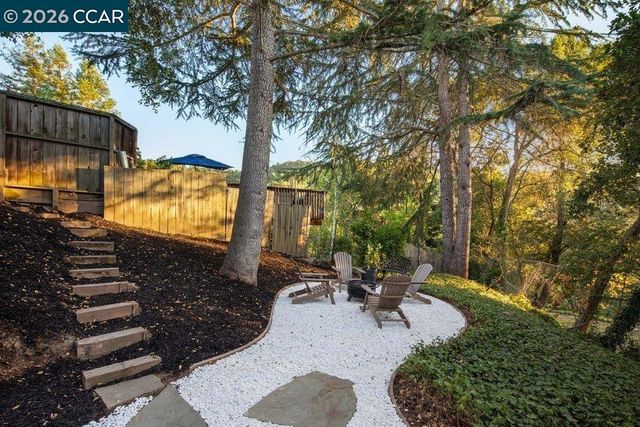 200 Longview Ter, Orinda, CA 94563
