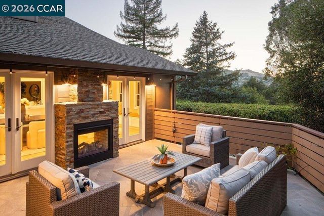200 Longview Ter, Orinda, CA 94563