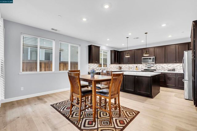 1879 Orfanos Ranch Dr, Brentwood, CA 94513