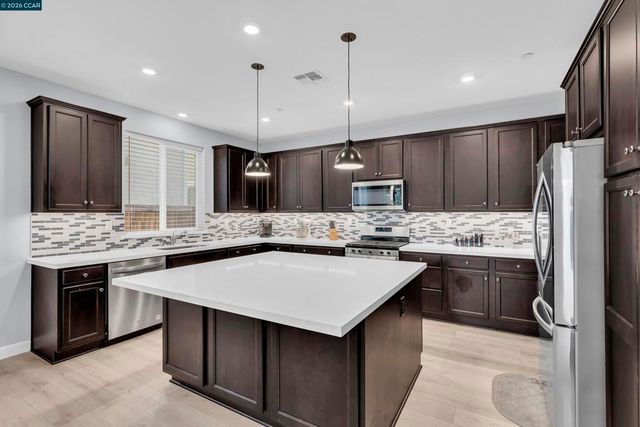1879 Orfanos Ranch Dr, Brentwood, CA 94513