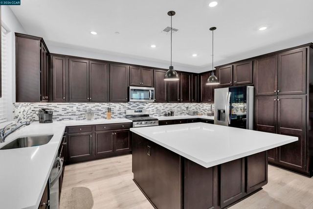 1879 Orfanos Ranch Dr, Brentwood, CA 94513
