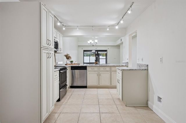 8370 SANDPOINT BLVD, Orlando, FL 32819