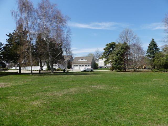 10 Mulberry Street, Old Saybrook, CT 06475