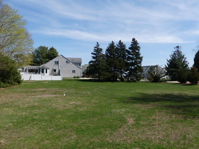 10 Mulberry Street, Old Saybrook, CT 06475