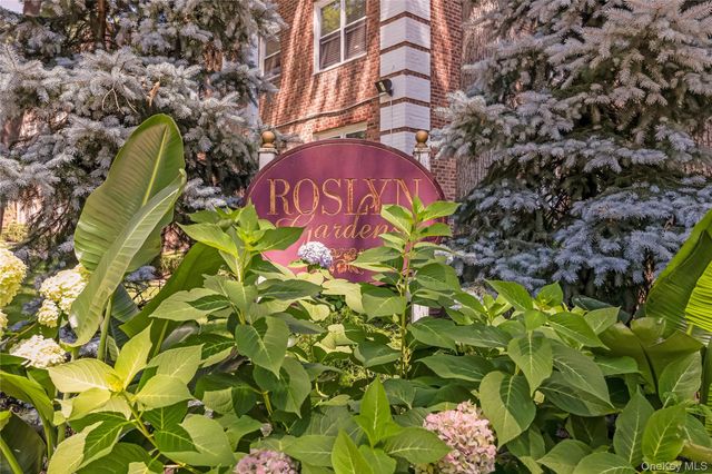 51 Edwards Street T, Roslyn Heights, NY 11577