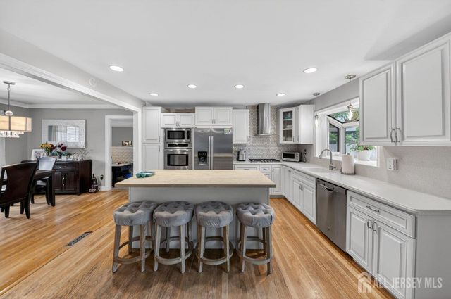 16 Dusko Drive, Parlin, NJ 08859