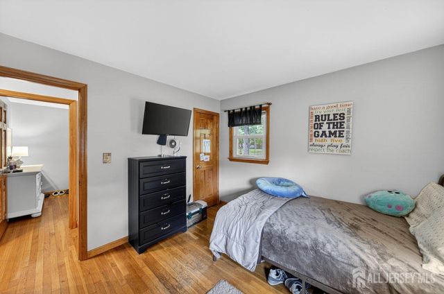 16 Dusko Drive, Parlin, NJ 08859